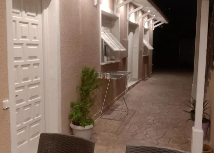 Menegis مدينة زاكينثوس