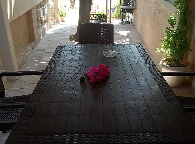 Menegis Appartement *